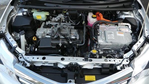 2015 Toyota Corolla FIELDER HYBRID Carousel 19