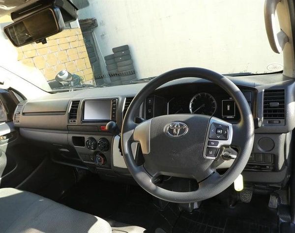 2021 Toyota Hiace Carousel 10
