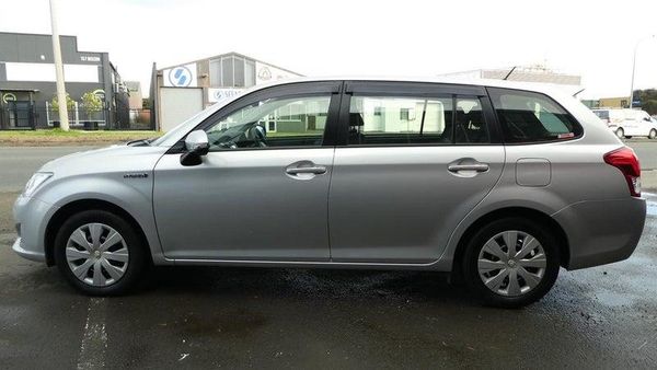 2015 Toyota Corolla FIELDER HYBRID Carousel 7