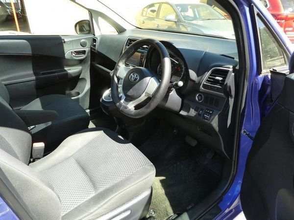 2015 Toyota Ractis G Carousel 10