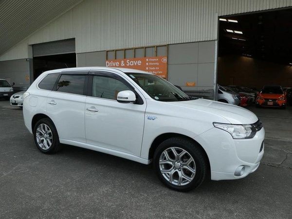 2013 Mitsubishi Outlander PHEV 2.0G PREMIUM PACKAGE Carousel 1