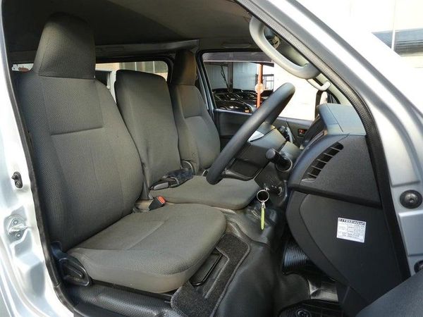 2021 Toyota Hiace Carousel 11