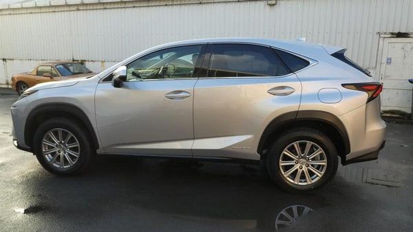 2016 Lexus NX 300h Carousel 5
