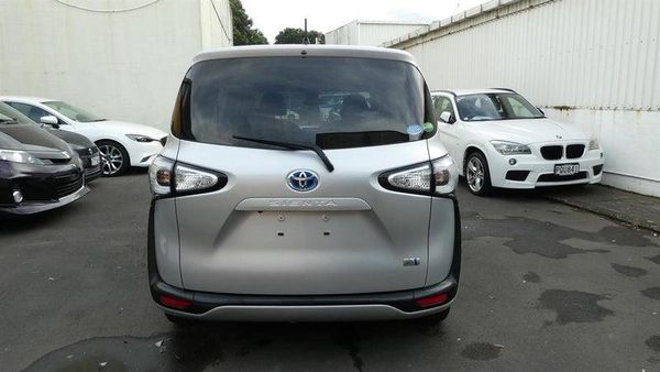 2017 Toyota Sienta Hybrid G 6 Seats!PUSH START! Carousel 3