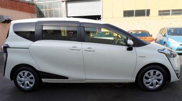 2018 Toyota Sienta Hybrid 7 Seats! Carousel 2