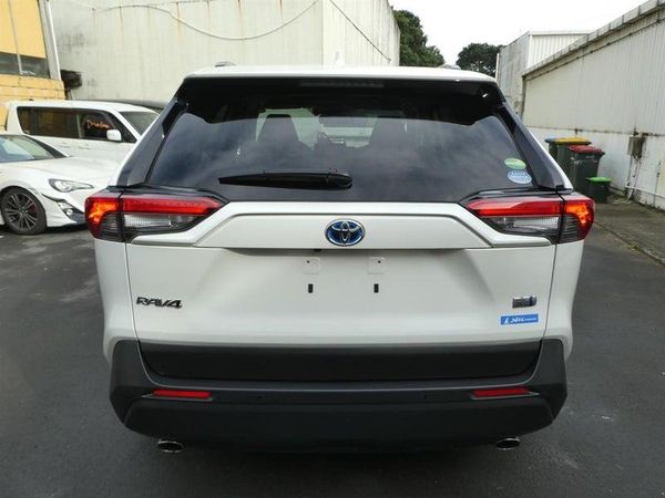 2019 Toyota RAV4 HYBRID Carousel 4
