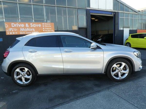 2017 Mercedes-Benz GLA 220 4 MATIC Carousel 2