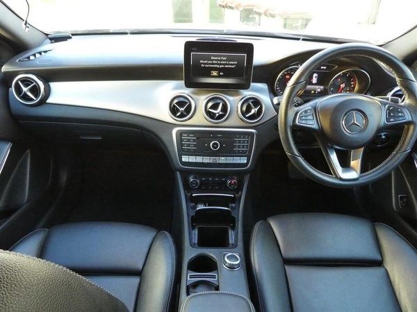 2017 Mercedes-Benz GLA 220 4 MATIC Carousel 15