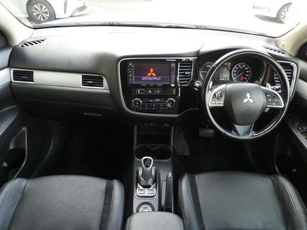 2013 Mitsubishi Outlander PHEV 2.0G PREMIUM PACKAGE Carousel 12