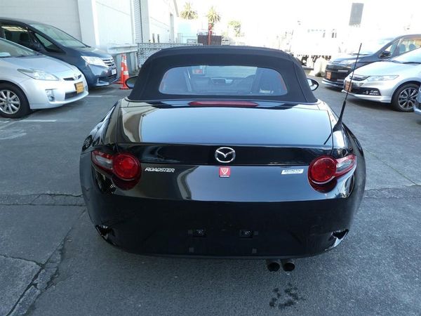 2016 Mazda Roadster S SPECIAL PACKAGE Carousel 3