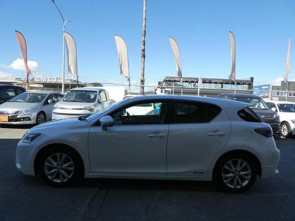 2017 Lexus CT 200h Carousel 6
