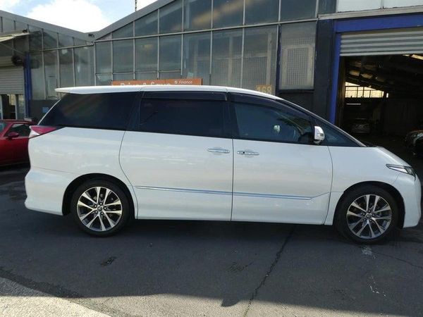 2017 Toyota Estima AERAS PREMIUM Carousel 1