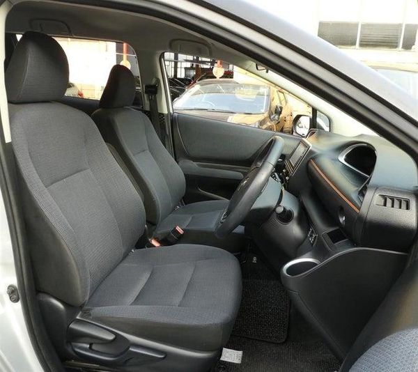 2015 Toyota Sienta HYBRID G 7 PERSON Carousel 10