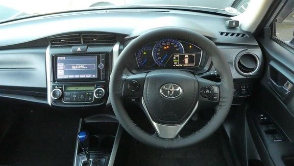 2013 Toyota Corolla FIELDER HYBRID Carousel 18