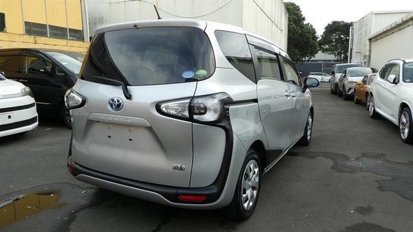 2017 Toyota Sienta Hybrid G 6 Seats!PUSH START! Carousel 2