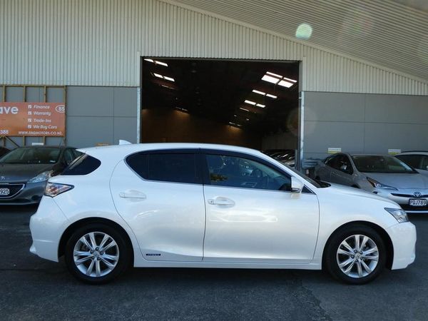 2017 Lexus CT 200h Carousel 2