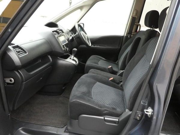 2011 Nissan Serena Carousel 17