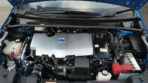 2019 Toyota Prius S MODEL! Keyless entry. Carousel 18