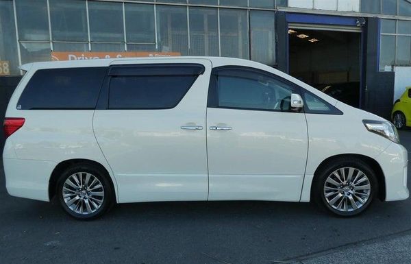 2014 Toyota Alphard 240S TYPE GOLD II Carousel 2
