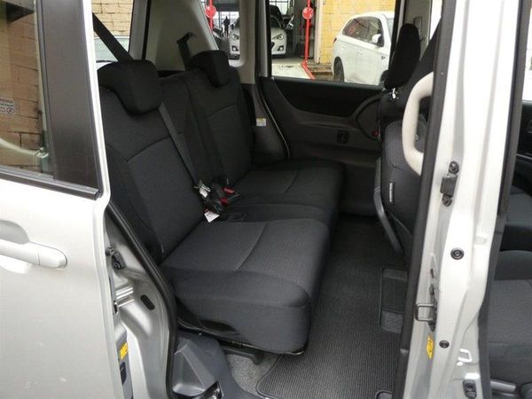 2014 Mitsubishi Delica D2 X Carousel 12