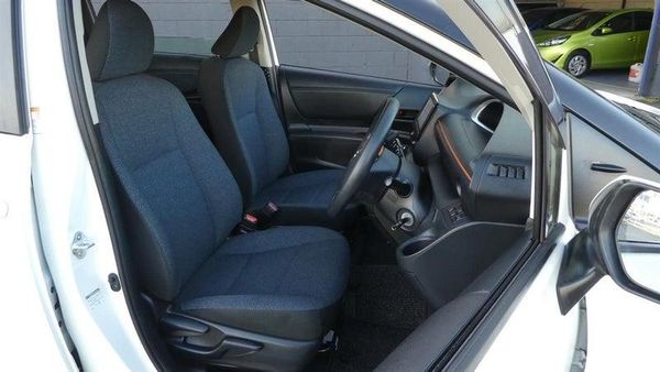 2016 Toyota Sienta 7 seater Carousel 10