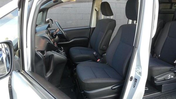 2021 Toyota Noah HYBRID 7 SEATER Carousel 18