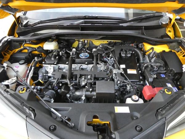 2017 Toyota C-HR HYBRID G Carousel 18