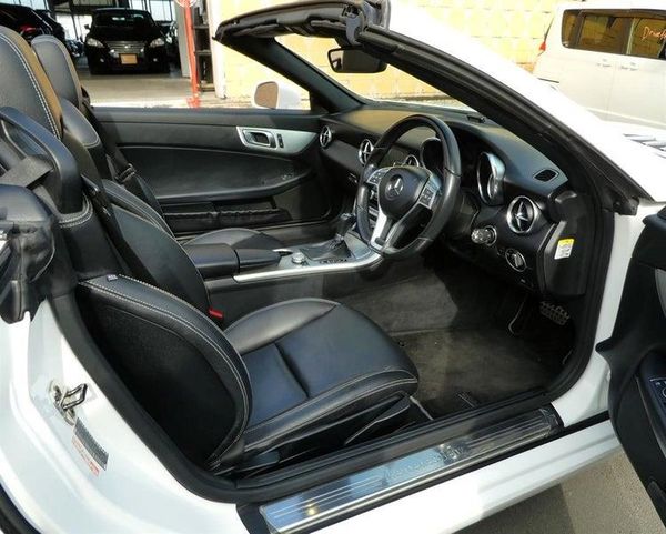 2014 Mercedes-Benz SLK 200 Carousel 13