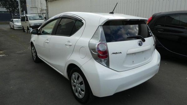 2013 Toyota Aqua S PUSH START Carousel 5