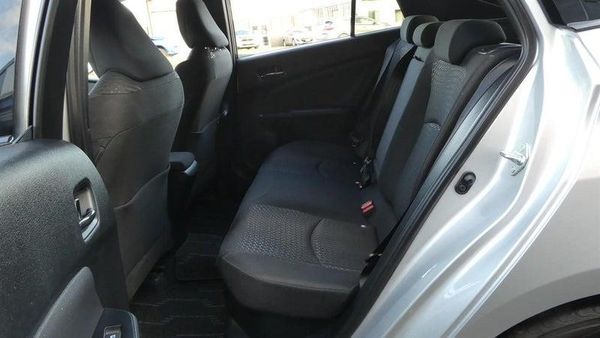 2018 Toyota Prius S model Carousel 12