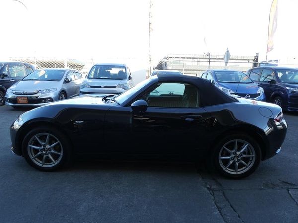 2016 Mazda Roadster S SPECIAL PACKAGE Carousel 4