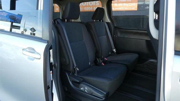 2021 Toyota Noah HYBRID 7 SEATER Carousel 12