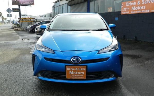 2019 Toyota Prius S MODEL! Keyless entry. Carousel 8