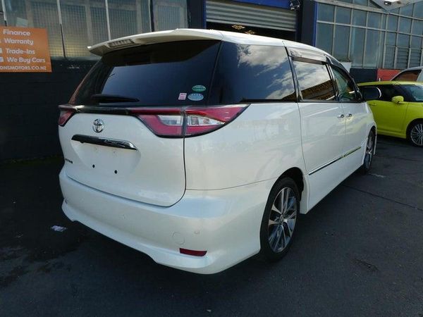 2017 Toyota Estima AERAS PREMIUM Carousel 2
