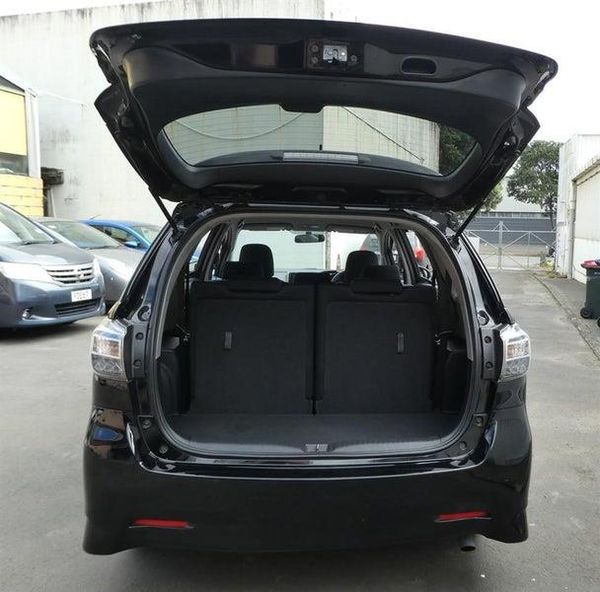 2012 Toyota Wish 1.8S Carousel 13