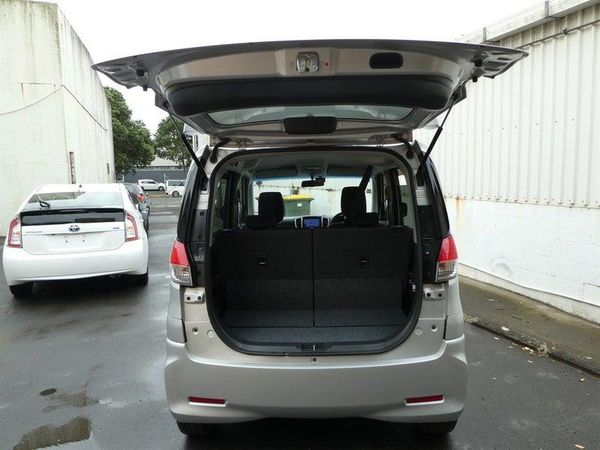 2014 Mitsubishi Delica D2 X Carousel 14