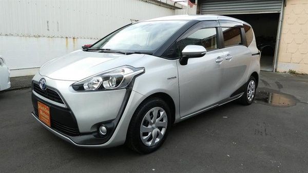 2017 Toyota Sienta Hybrid G 6 Seats!PUSH START! Carousel 6