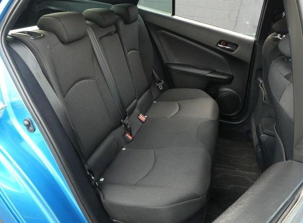 2019 Toyota Prius S MODEL! Keyless entry. Carousel 11