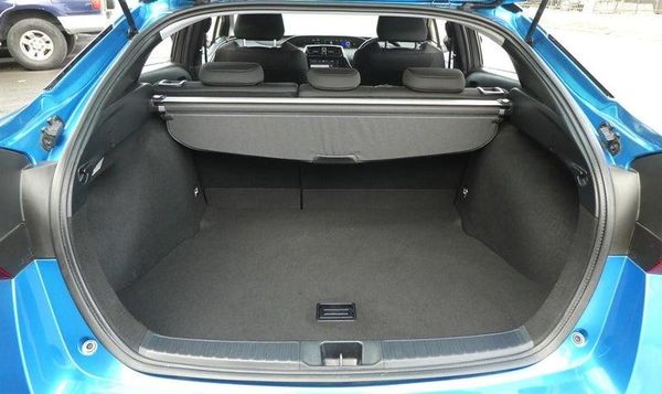 2019 Toyota Prius S MODEL! Keyless entry. Carousel 13
