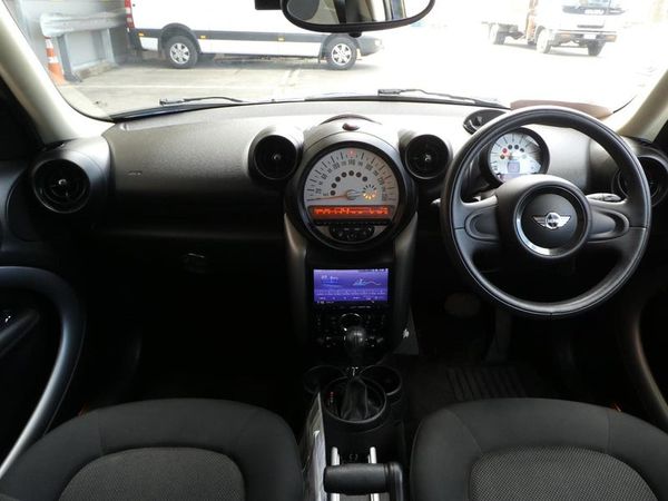 2013 MINI Cooper CROSS OVERCOUNTRYMAN Carousel 18