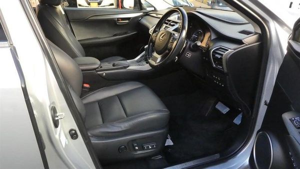 2016 Lexus NX 300h Carousel 9