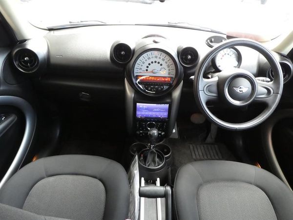 2013 MINI Cooper CROSS OVERCOUNTRYMAN Carousel 17