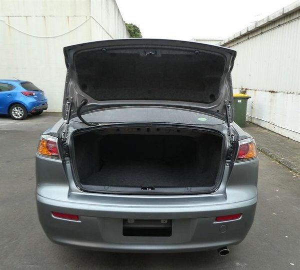 2013 Mitsubishi Galant FORTIS SUPER EXCEED Carousel 12