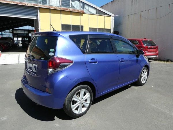 2015 Toyota Ractis G Carousel 3