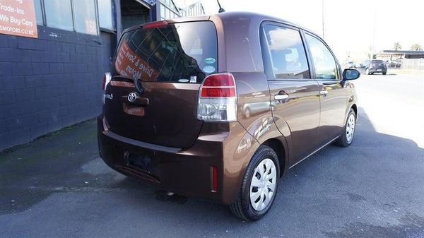 2015 Toyota Spade F