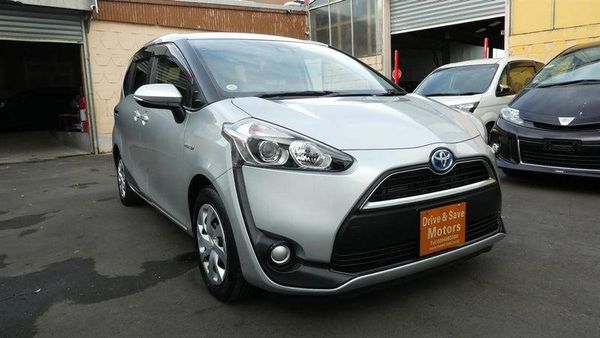 2017 Toyota Sienta Hybrid G 6 Seats!PUSH START!
