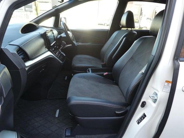 2017 Toyota Estima AERAS PREMIUM Carousel 18