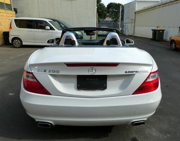 2014 Mercedes-Benz SLK 200 Carousel 10