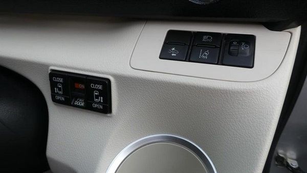 2017 Toyota Sienta Hybrid G 6 Seats!PUSH START! Carousel 9