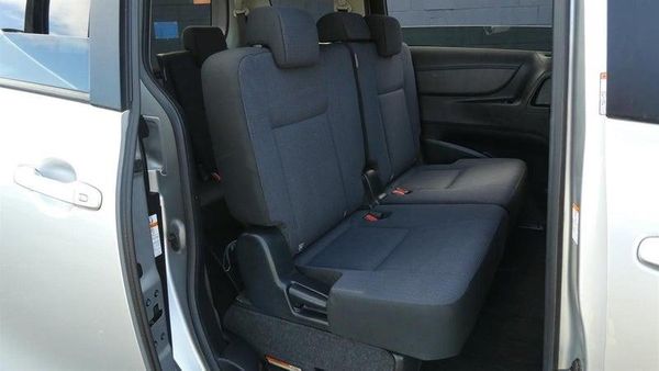 2017 Toyota Sienta Hybrid 7 Seats! Carousel 11
